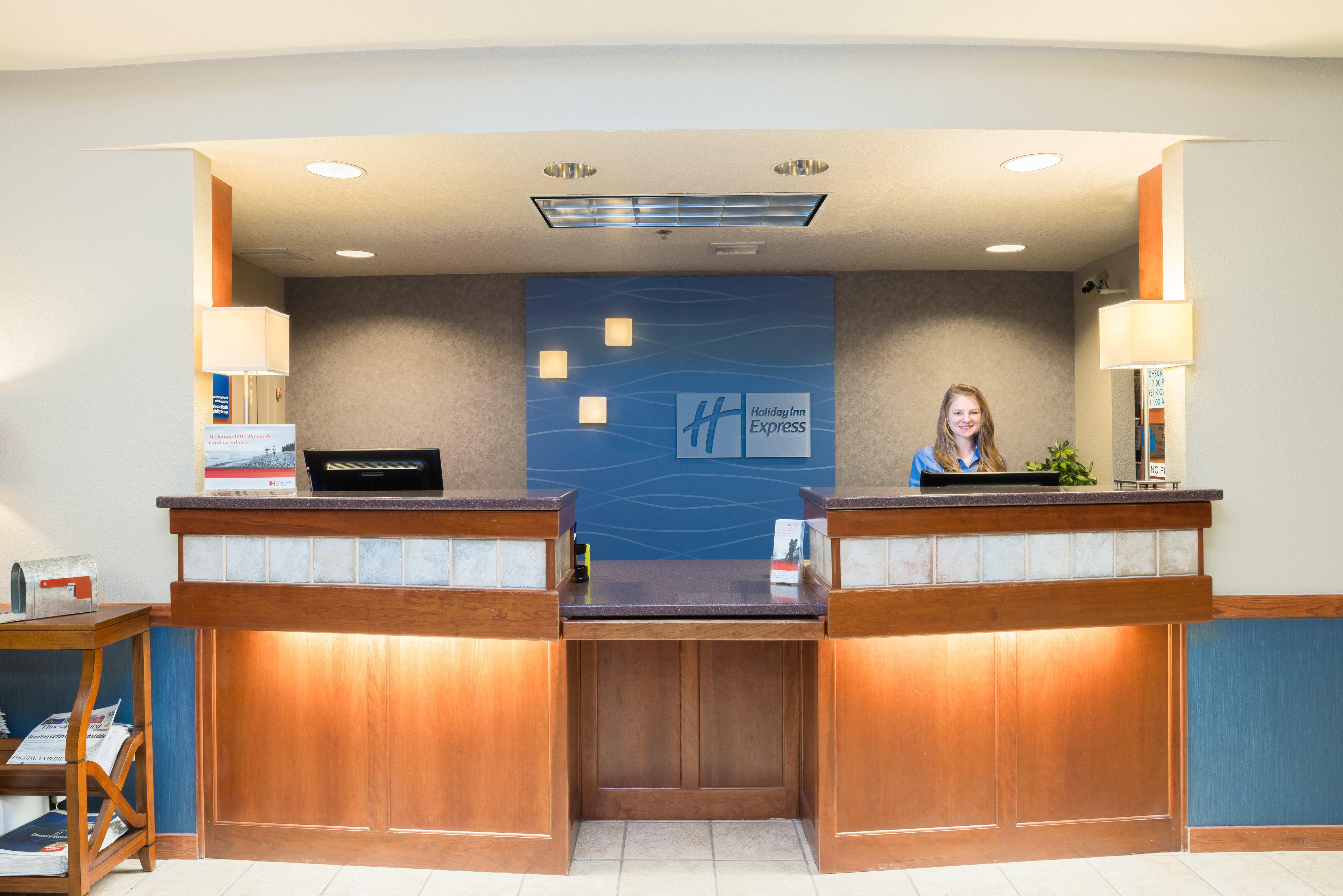 Holiday Inn Express Hotel & Suites Arcata/Eureka-Airport Area By Ihg McKinleyville Exterior photo
