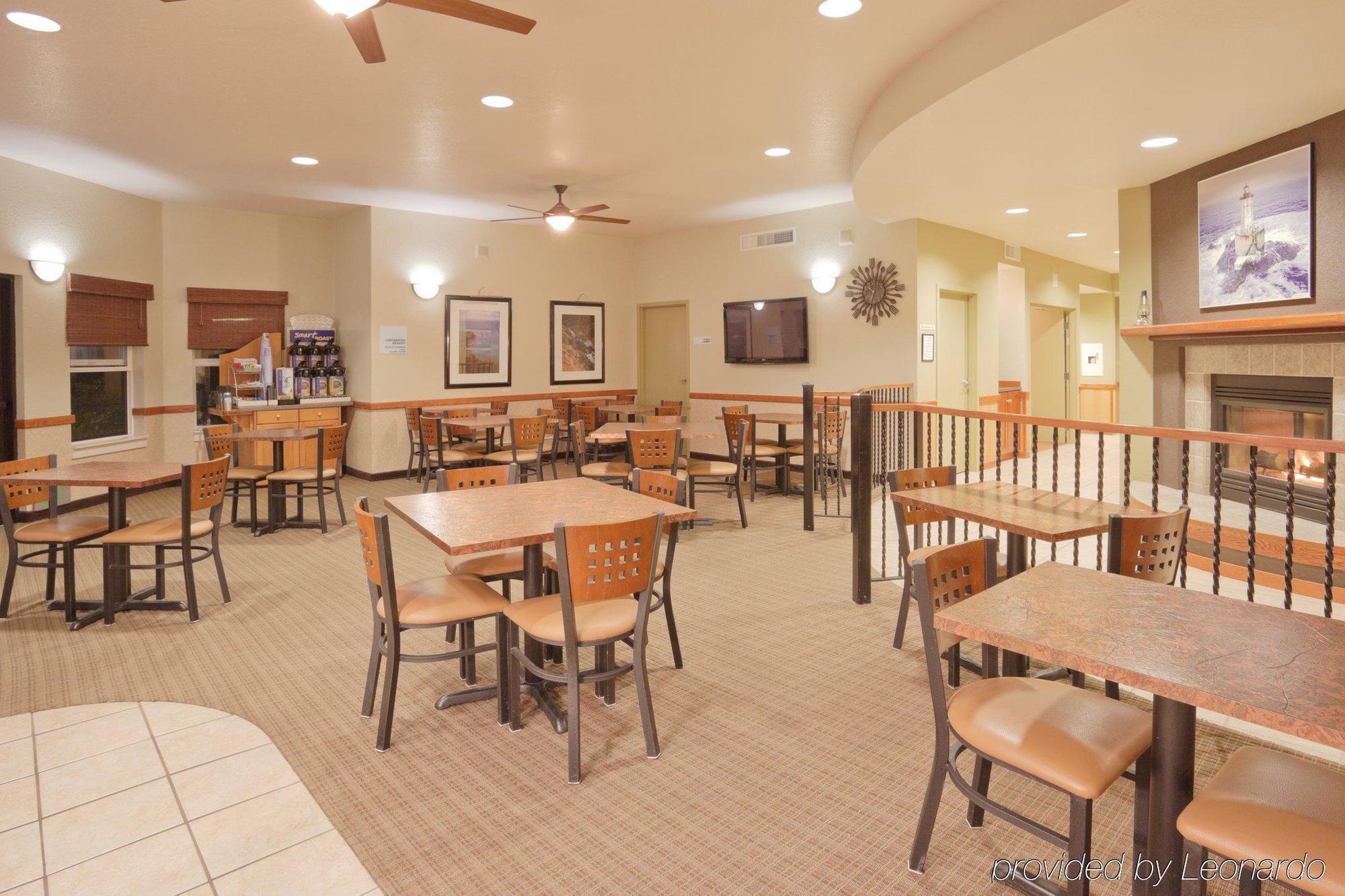 Holiday Inn Express Hotel & Suites Arcata/Eureka-Airport Area By Ihg McKinleyville Restaurant photo