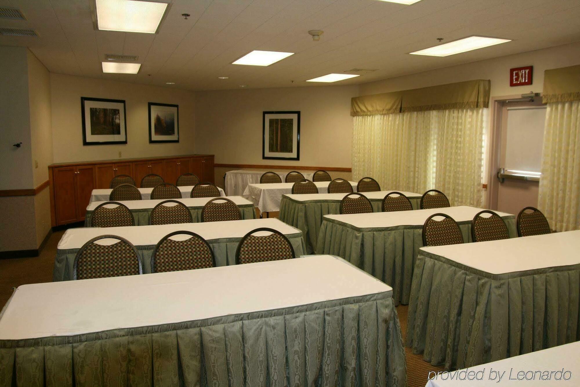 Holiday Inn Express Hotel & Suites Arcata/Eureka-Airport Area By Ihg McKinleyville Facilities photo
